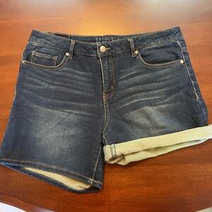 Stretchy dark wash denim shorts